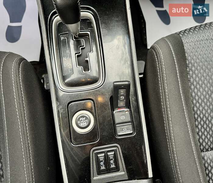 Внедорожник / Кроссовер Mitsubishi Outlander 2017 в Киеве