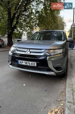 Позашляховик / Кросовер Mitsubishi Outlander 2017 в Києві