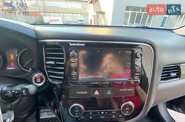 Позашляховик / Кросовер Mitsubishi Outlander 2016 в Полтаві