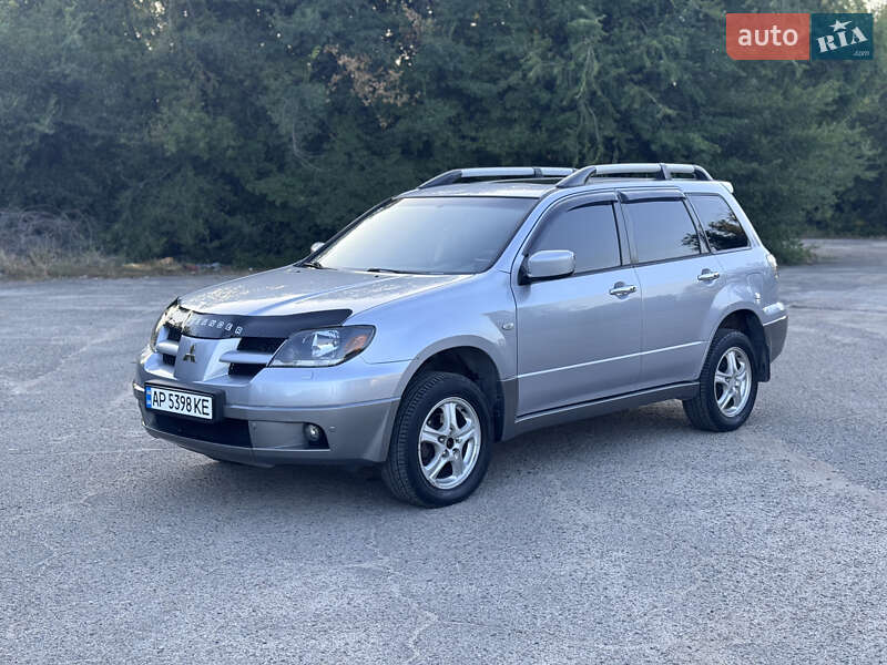 Внедорожник / Кроссовер Mitsubishi Outlander 2004 в 