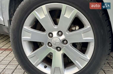Внедорожник / Кроссовер Mitsubishi Outlander 2008 в 
