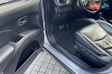 Внедорожник / Кроссовер Mitsubishi Outlander 2008 в 