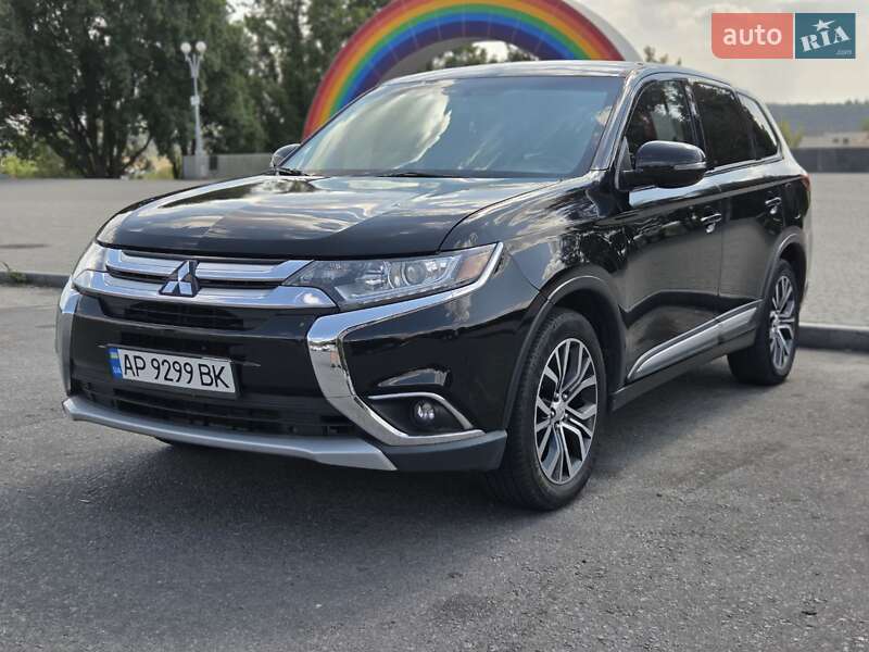 Позашляховик / Кросовер Mitsubishi Outlander 2017 в Запоріжжі