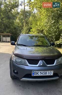 Внедорожник / Кроссовер Mitsubishi Outlander 2008 в Ровно