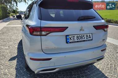 Внедорожник / Кроссовер Mitsubishi Outlander 2022 в 