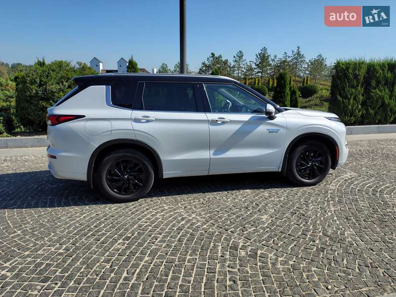 Позашляховик / Кросовер Mitsubishi Outlander 2022 в Дніпрі