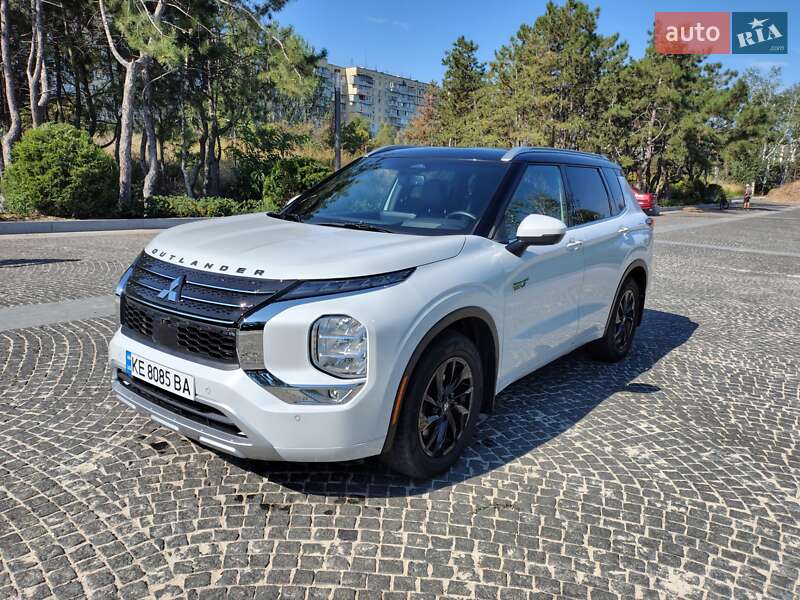 Позашляховик / Кросовер Mitsubishi Outlander 2022 в Дніпрі