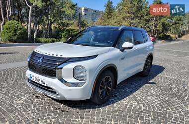 Внедорожник / Кроссовер Mitsubishi Outlander 2022 в 