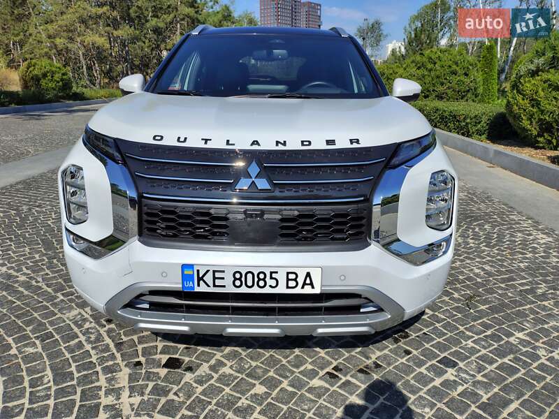 Позашляховик / Кросовер Mitsubishi Outlander 2022 в Дніпрі
