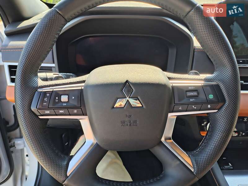 Позашляховик / Кросовер Mitsubishi Outlander 2022 в Дніпрі