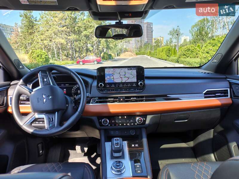 Позашляховик / Кросовер Mitsubishi Outlander 2022 в Дніпрі