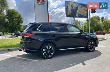 Внедорожник / Кроссовер Mitsubishi Outlander 2017 в Днепре