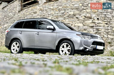 Внедорожник / Кроссовер Mitsubishi Outlander 2013 в Каменец-Подольском