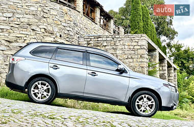 Внедорожник / Кроссовер Mitsubishi Outlander 2013 в Каменец-Подольском