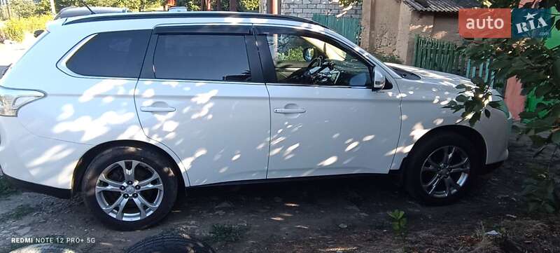 Внедорожник / Кроссовер Mitsubishi Outlander 2012 в Подольске