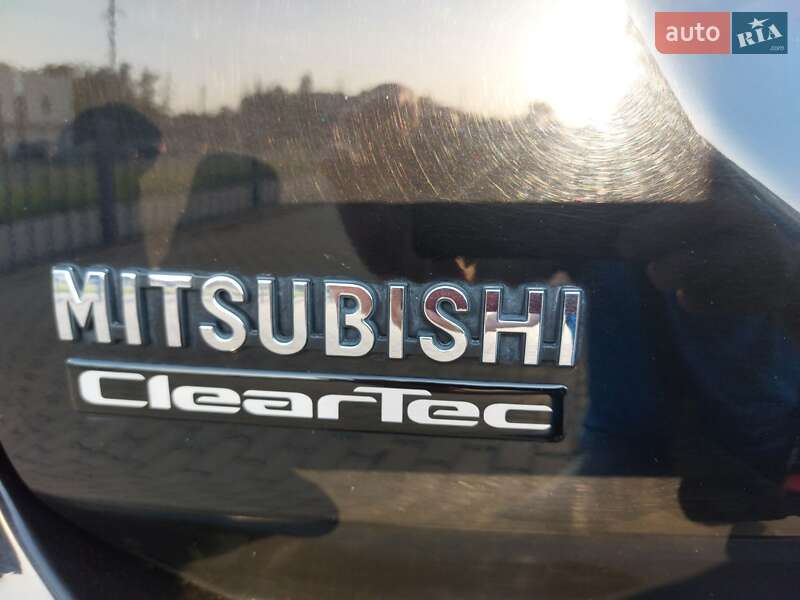 Позашляховик / Кросовер Mitsubishi Outlander 2012 в Нетішині