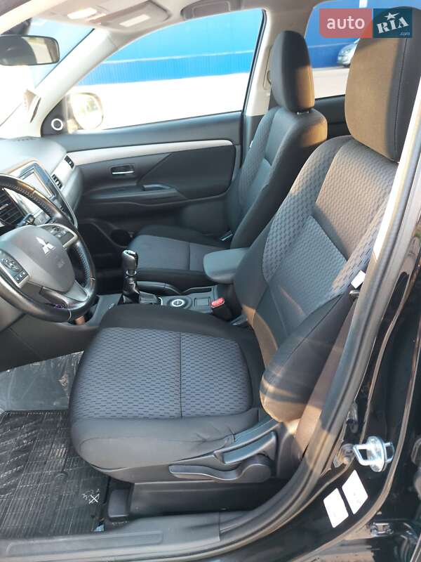 Позашляховик / Кросовер Mitsubishi Outlander 2012 в Нетішині