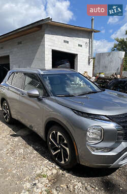Внедорожник / Кроссовер Mitsubishi Outlander 2023 в Киеве