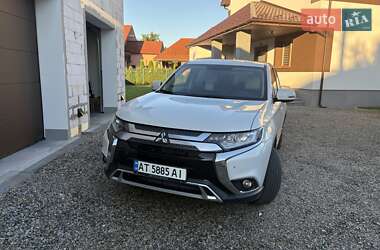 Внедорожник / Кроссовер Mitsubishi Outlander 2021 в Ивано-Франковске