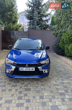Позашляховик / Кросовер Mitsubishi Outlander 2017 в Києві