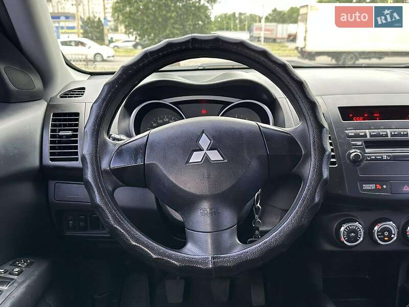 Внедорожник / Кроссовер Mitsubishi Outlander 2010 в Днепре