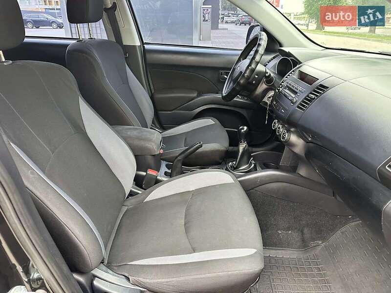 Внедорожник / Кроссовер Mitsubishi Outlander 2010 в Днепре