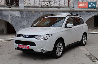 Внедорожник / Кроссовер Mitsubishi Outlander 2014 в Тернополе