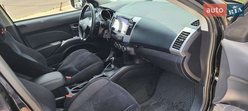 Позашляховик / Кросовер Mitsubishi Outlander 2011 в Львові фото 19 Позашляховик / Кросовер Mitsubishi Outlander 2011 в Львові