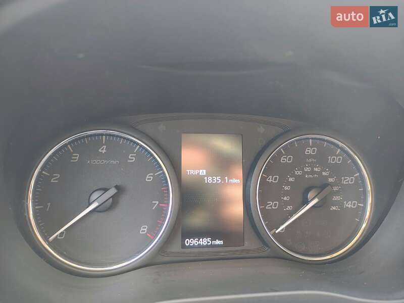 Позашляховик / Кросовер Mitsubishi Outlander 2018 в Львові