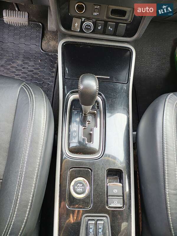 Позашляховик / Кросовер Mitsubishi Outlander 2018 в Львові