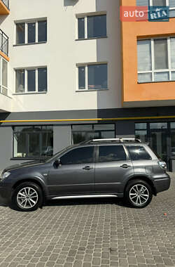 Внедорожник / Кроссовер Mitsubishi Outlander 2006 в 
