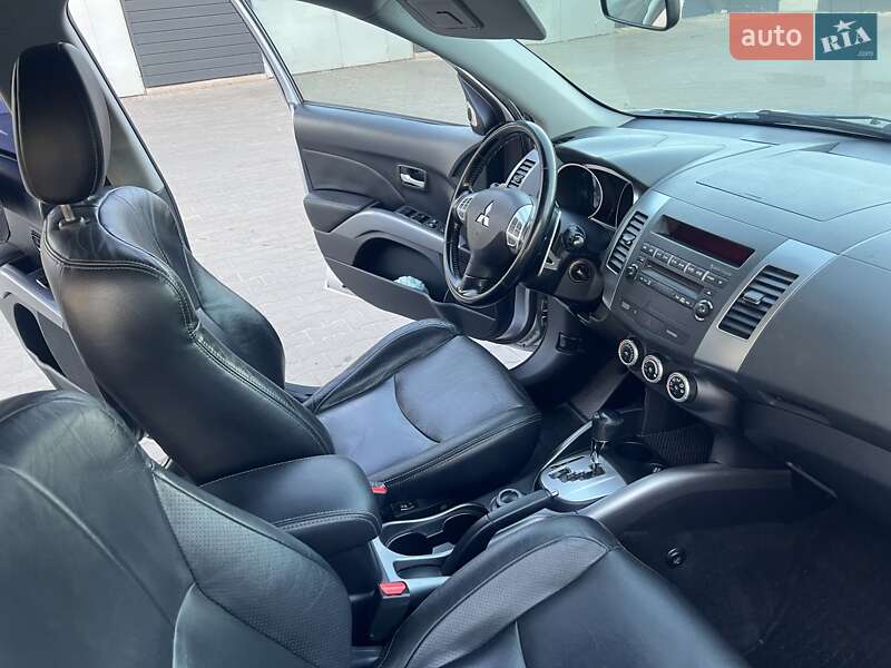 Позашляховик / Кросовер Mitsubishi Outlander 2009 в Кривому Розі