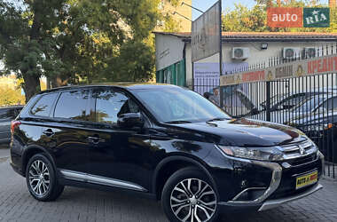 Внедорожник / Кроссовер Mitsubishi Outlander 2017 в Николаеве