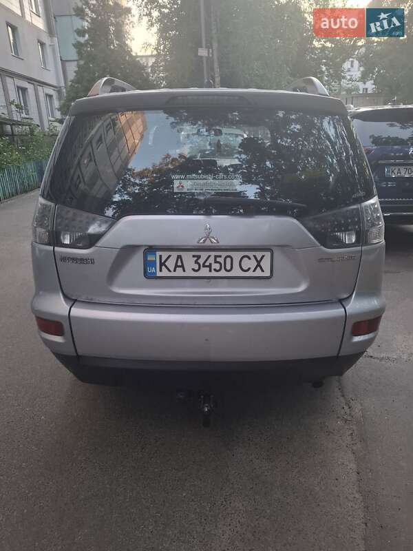 Внедорожник / Кроссовер Mitsubishi Outlander 2012 в Киеве