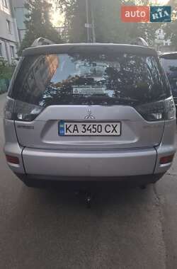 Внедорожник / Кроссовер Mitsubishi Outlander 2012 в 