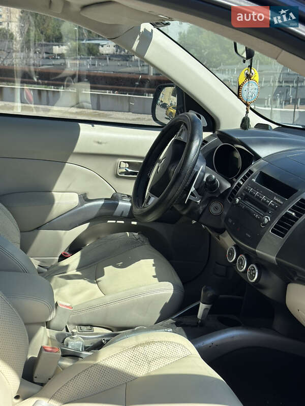 Внедорожник / Кроссовер Mitsubishi Outlander 2007 в Киеве фото 9 Внедорожник / Кроссовер Mitsubishi Outlander 2007 в Киеве