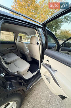 Внедорожник / Кроссовер Mitsubishi Outlander 2011 в 
