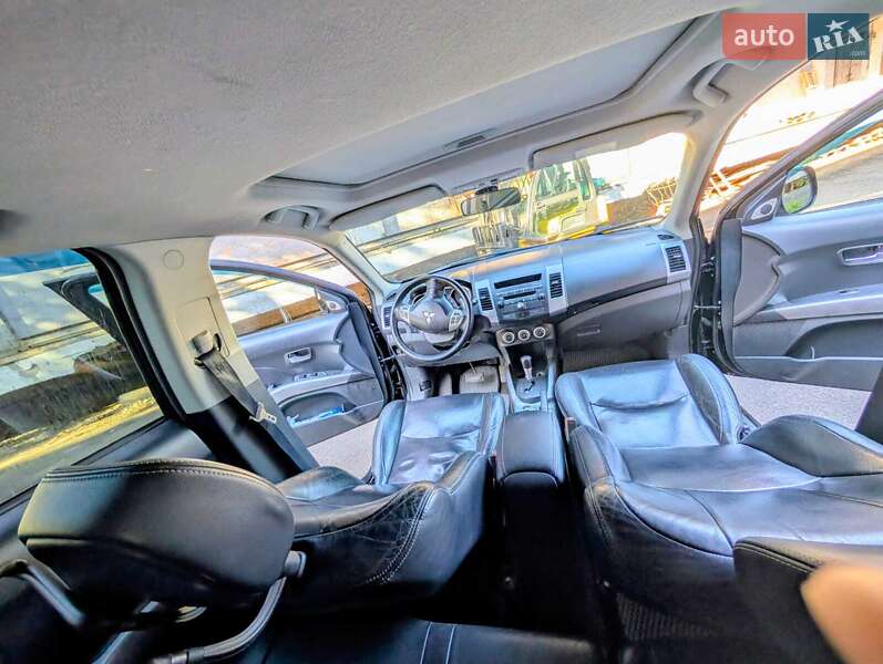 Позашляховик / Кросовер Mitsubishi Outlander 2007 в Києві
