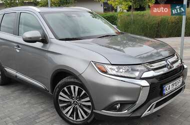 Внедорожник / Кроссовер Mitsubishi Outlander 2020 в 