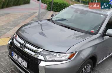 Внедорожник / Кроссовер Mitsubishi Outlander 2020 в 