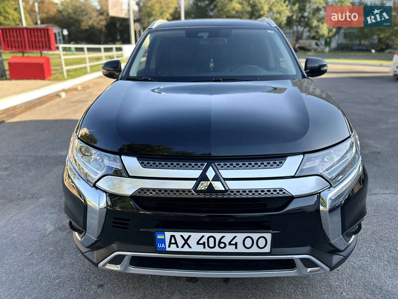 Позашляховик / Кросовер Mitsubishi Outlander 2019 в Харкові