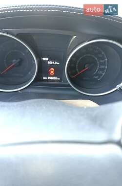 Внедорожник / Кроссовер Mitsubishi Outlander 2012 в 