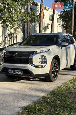 Позашляховик / Кросовер Mitsubishi Outlander 2022 в Києві