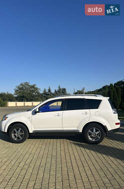Внедорожник / Кроссовер Mitsubishi Outlander 2008 в 