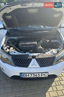 Внедорожник / Кроссовер Mitsubishi Outlander 2008 в 