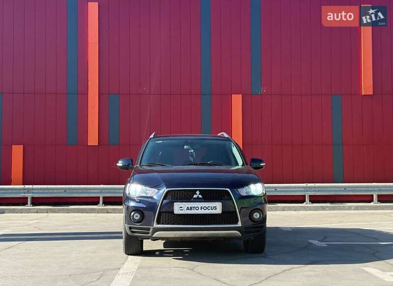 Внедорожник / Кроссовер Mitsubishi Outlander 2010 в Киеве