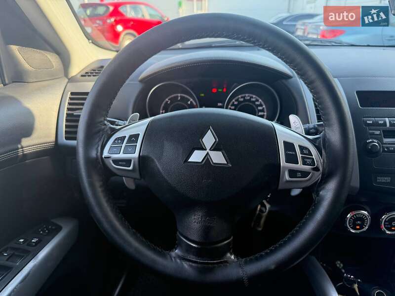 Внедорожник / Кроссовер Mitsubishi Outlander 2010 в Киеве