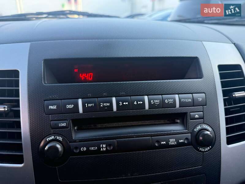 Внедорожник / Кроссовер Mitsubishi Outlander 2010 в Киеве