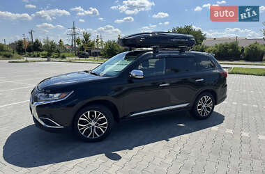 Позашляховик / Кросовер Mitsubishi Outlander 2018 в Ірпені