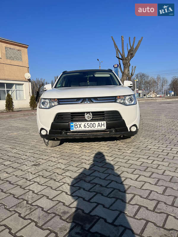 Позашляховик / Кросовер Mitsubishi Outlander 2012 в Дунаївцях